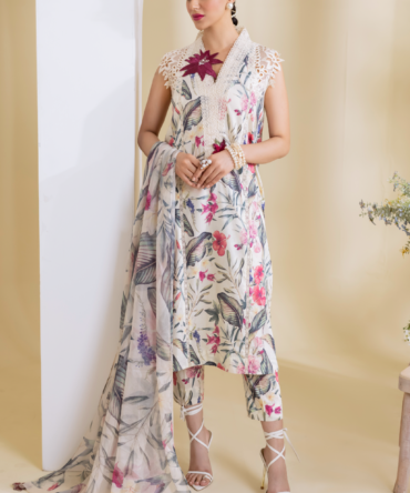 IZNIK Online Exclusive Lawn Edit 2023